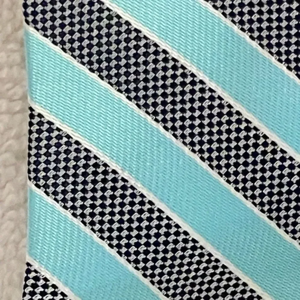 NEVER WORN Croft & Barrow boy’s turquoise & gray striped skinny clip on tie